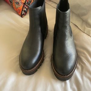 Caslon water resistant lug boots size 9 EUC